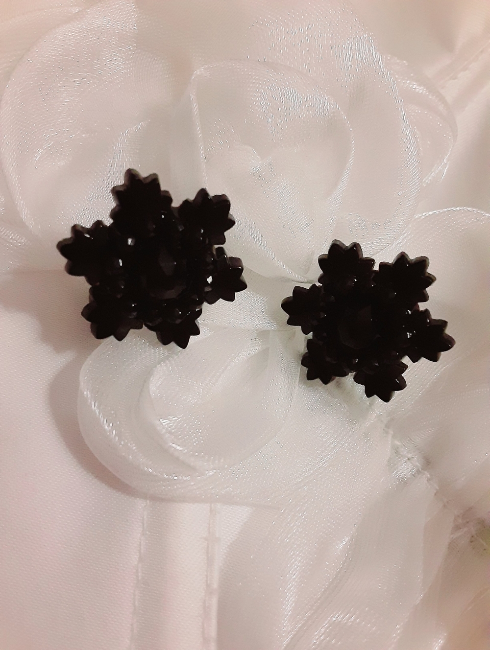 Czechoslovakia Black Snowflake Vintage Earrings - Picture 4 of 5